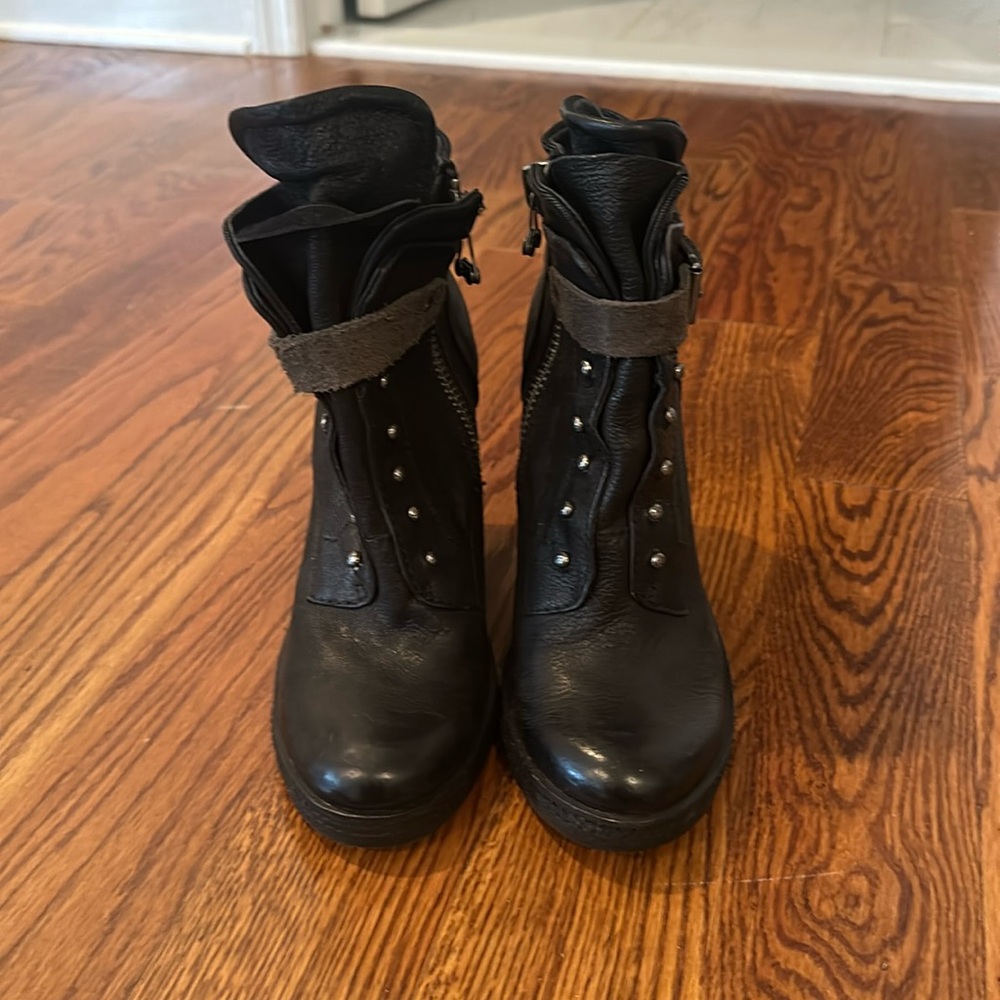 Never worn dolce vita booties